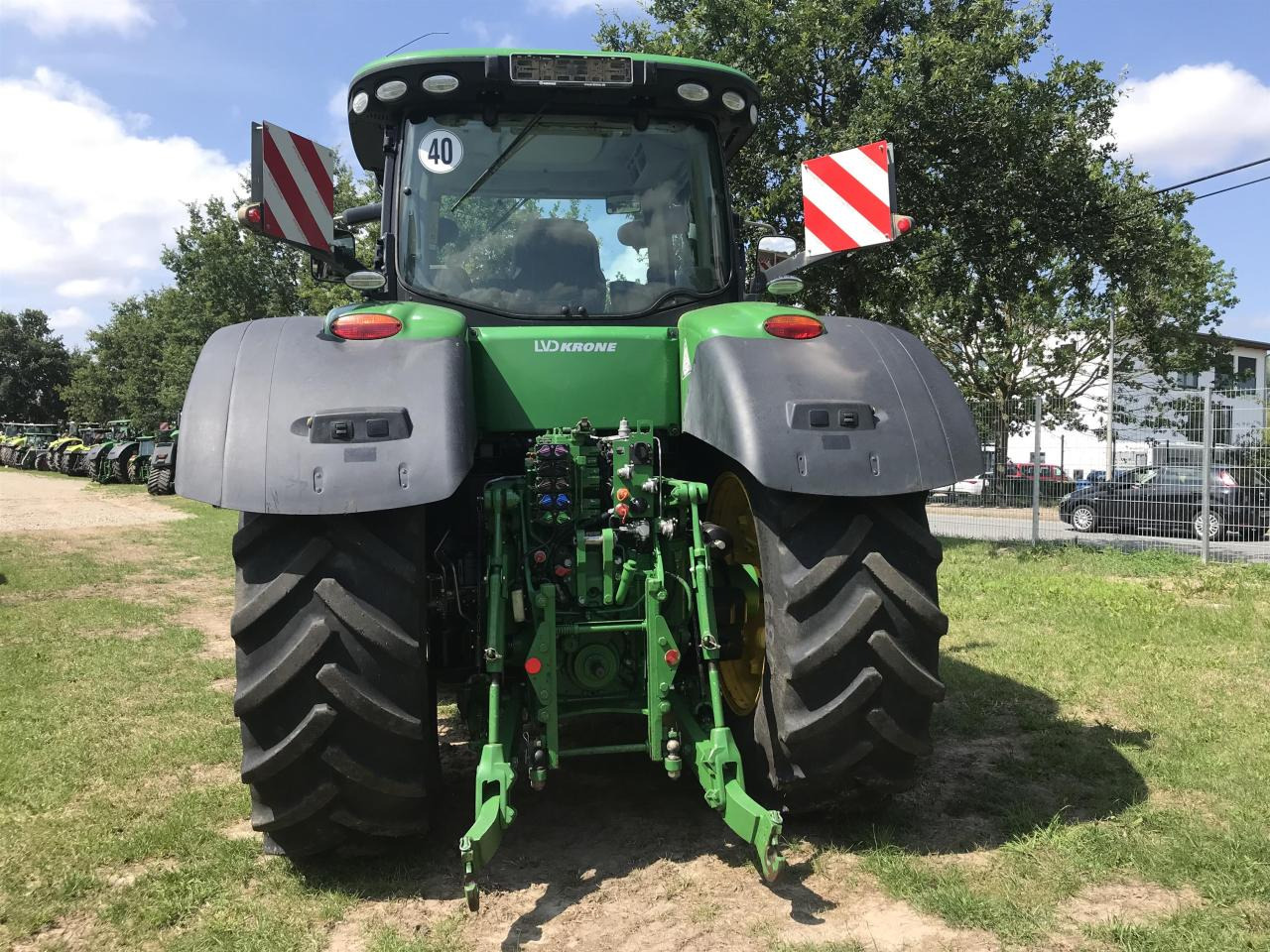 John Deere 8370R - Farm tractor: picture 5 John Deere 8370R - Farm tractor: picture 5