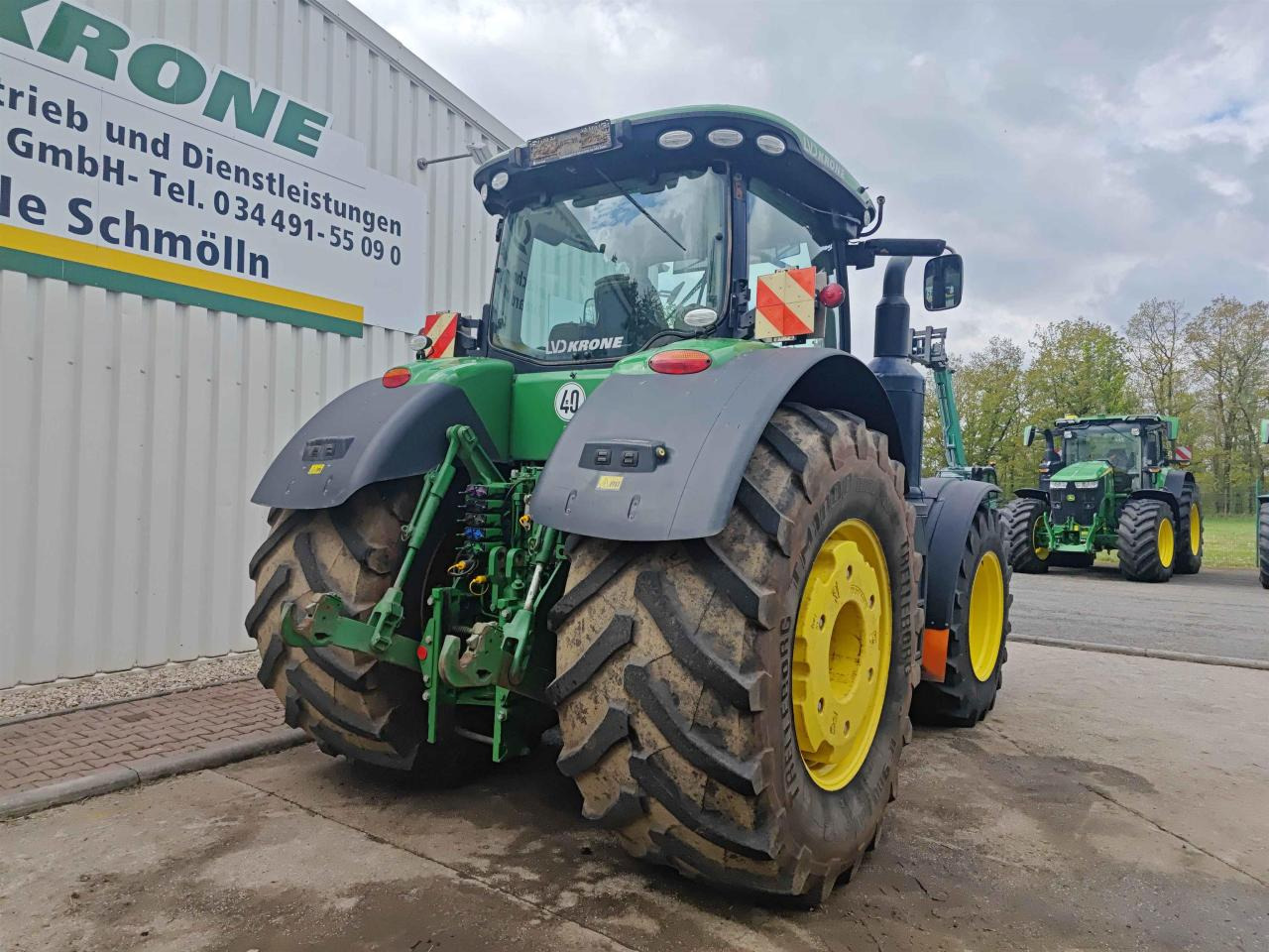 John Deere 8400R - Farm tractor: picture 4 John Deere 8400R - Farm tractor: picture 4