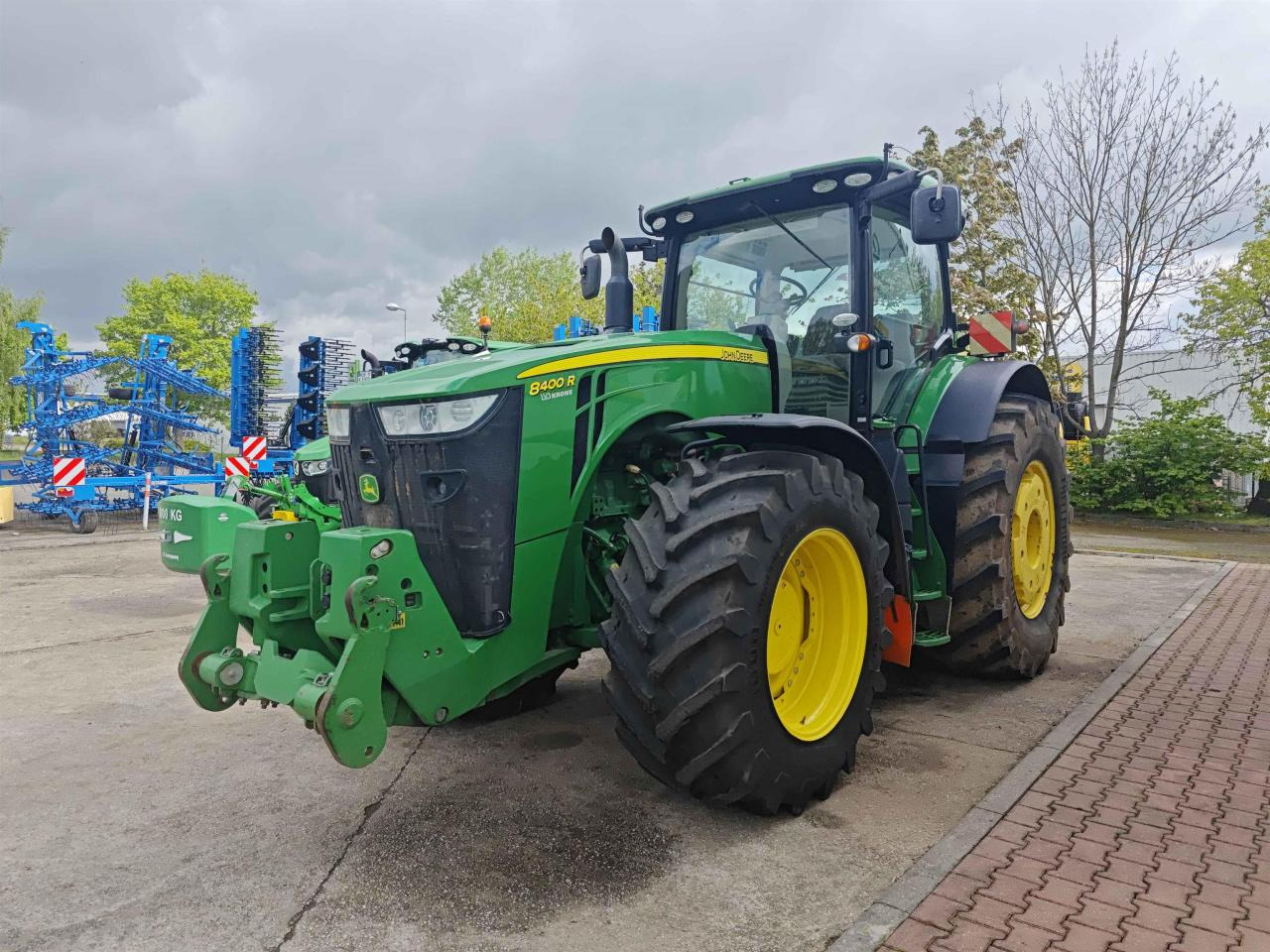 John Deere 8400R - Farm tractor: picture 2 John Deere 8400R - Farm tractor: picture 2