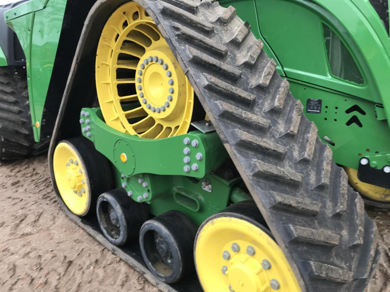 Farm tractor John Deere 9RX 640: picture 9