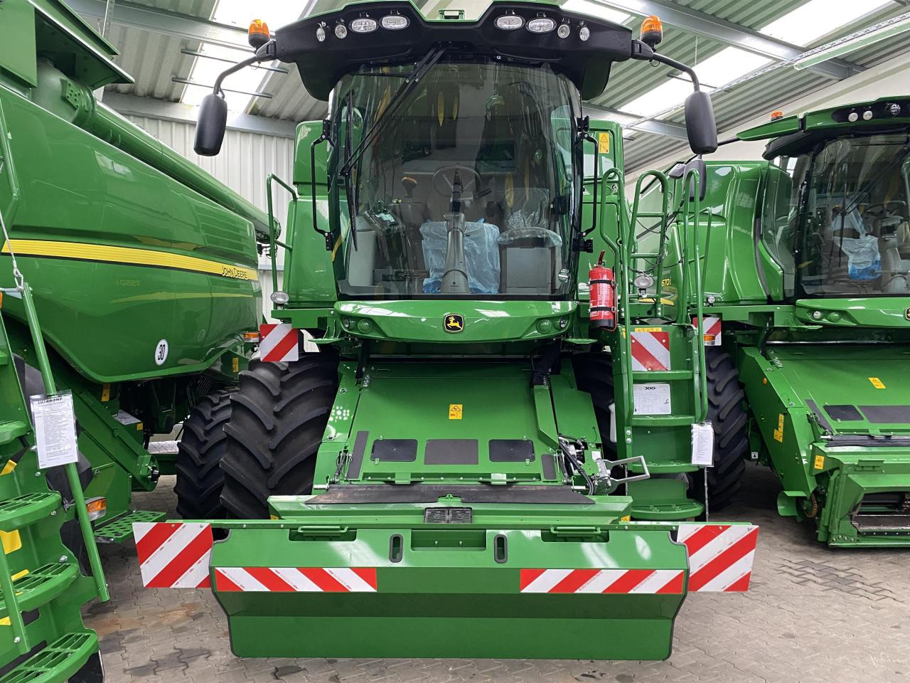 John Deere T550i - Combine harvester: picture 1 John Deere T550i - Combine harvester: picture 1