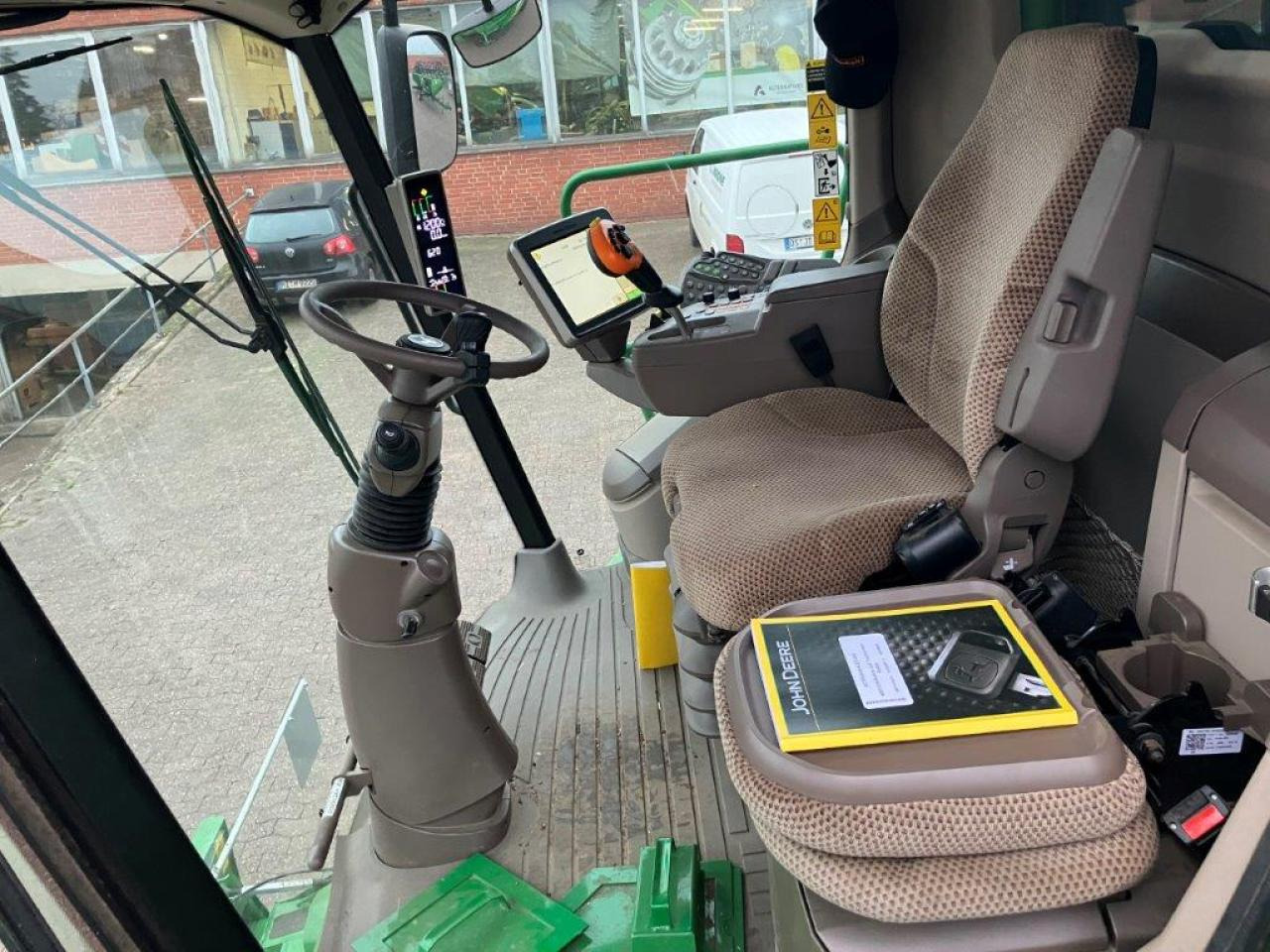 Combine harvester John Deere T560: picture 7 Combine harvester John Deere T560: picture 7