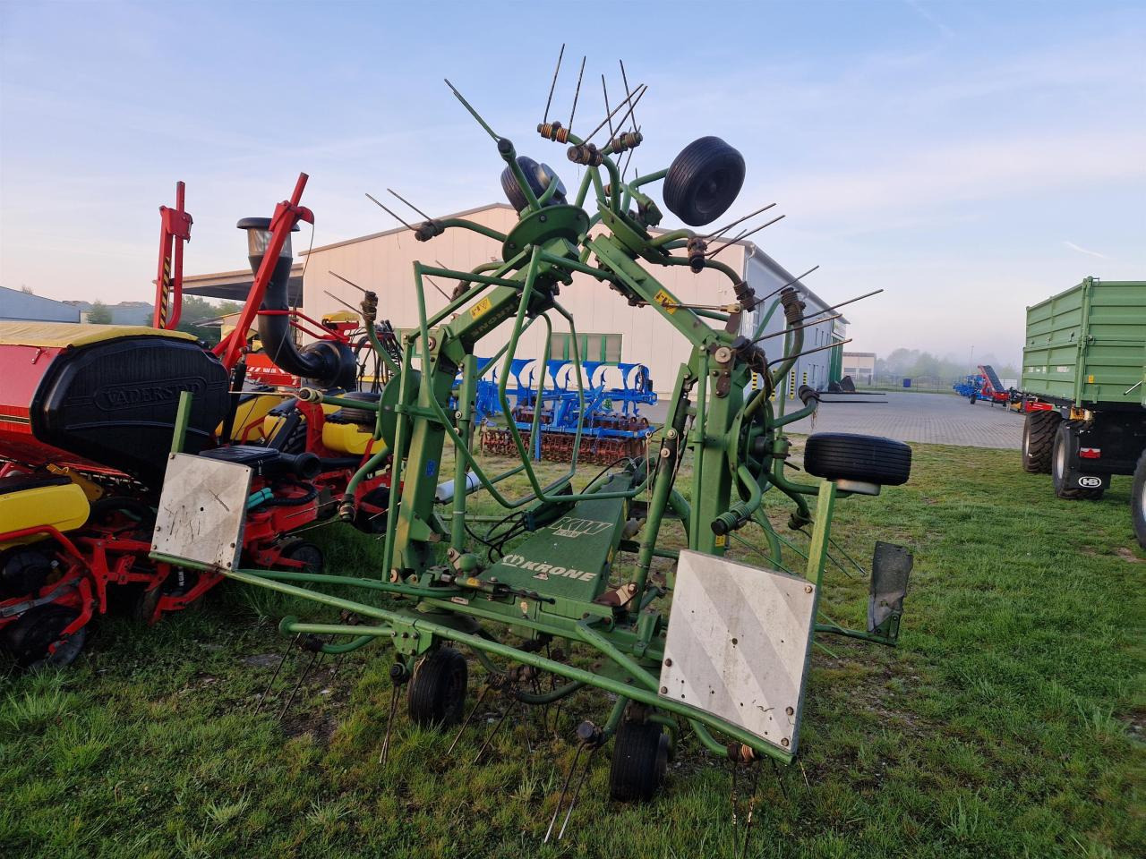 Krone KW 6.70/6 - Tedder/ Rake: picture 4 Krone KW 6.70/6 - Tedder/ Rake: picture 4