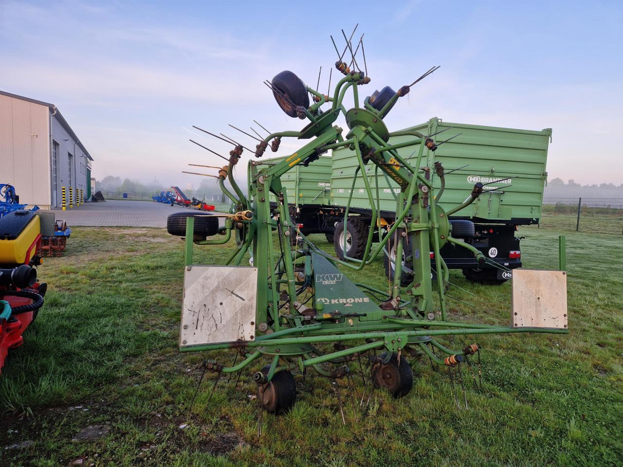 Krone KW 6.70/6 - Tedder/ Rake: picture 3 Krone KW 6.70/6 - Tedder/ Rake: picture 3