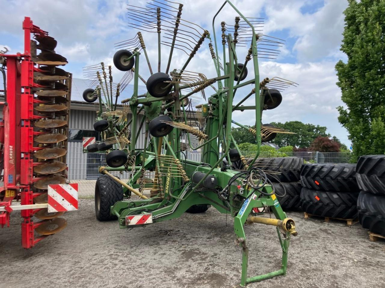 Krone SWADRO 1400 - Tedder/ Rake: picture 1 Krone SWADRO 1400 - Tedder/ Rake: picture 1