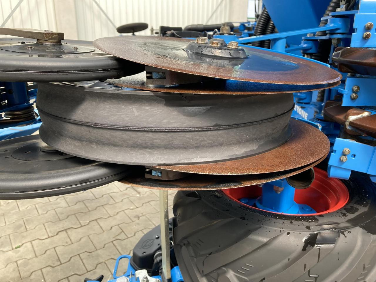 Lemken Azurit 9/8.75 - Precision sowing machine: picture 4 Lemken Azurit 9/8.75 - Precision sowing machine: picture 4