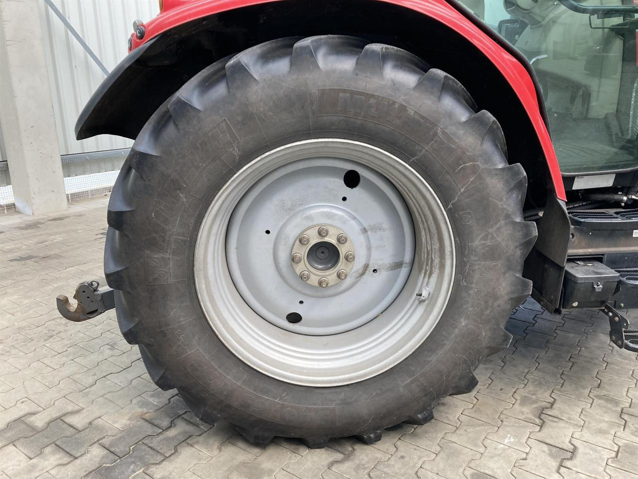 Farm tractor Massey Ferguson 5611 Dyna 4: picture 8