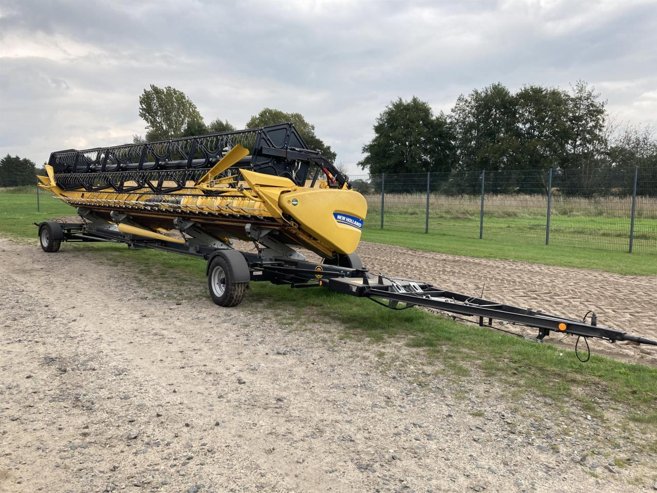 New Holland CX 8.90 - Combine harvester: picture 4 New Holland CX 8.90 - Combine harvester: picture 4