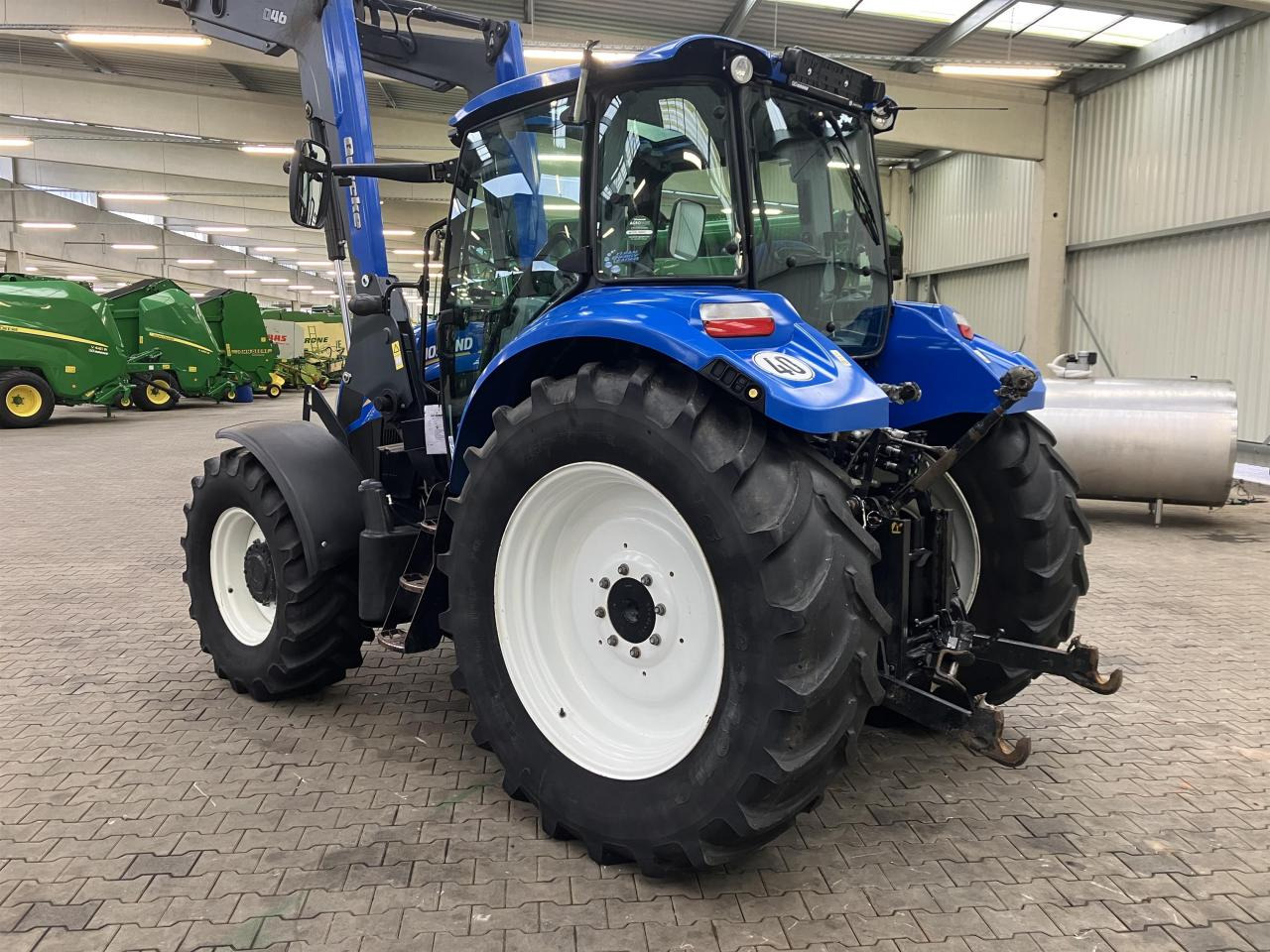 New Holland T 5.105 - Farm tractor: picture 5 New Holland T 5.105 - Farm tractor: picture 5