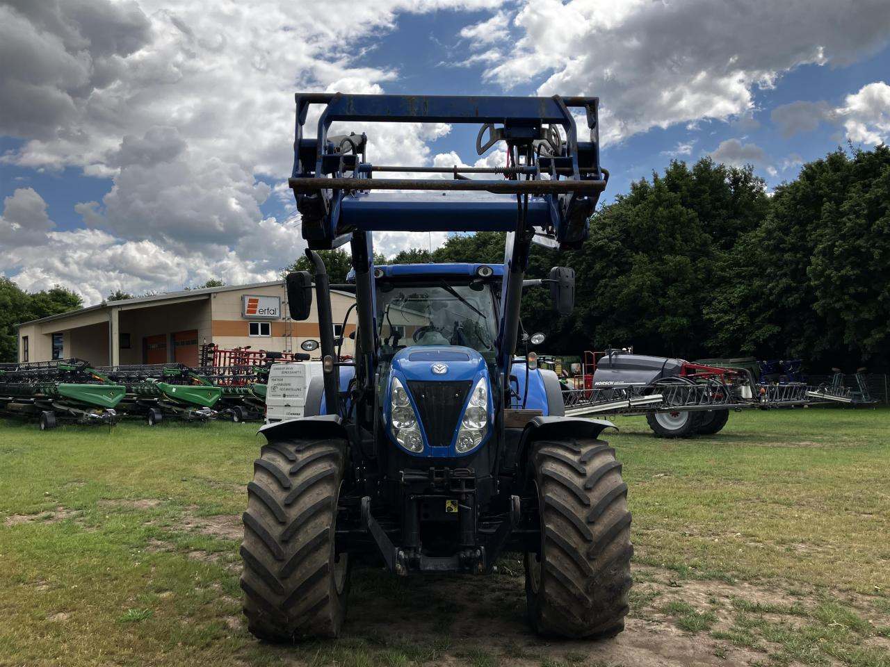 New Holland T7.270 - Farm tractor: picture 3 New Holland T7.270 - Farm tractor: picture 3