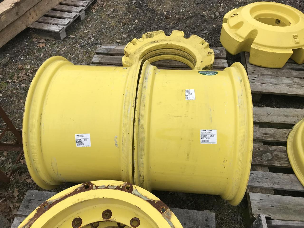 Titan 18x28 - Tire for Agricultural machinery: picture 2 Titan 18x28 - Tire for Agricultural machinery: picture 2