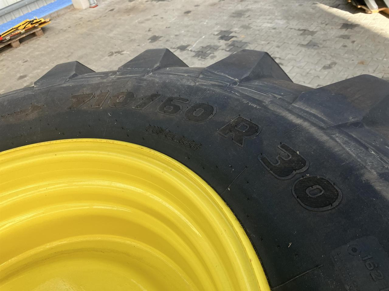 Trelleborg 710/60R30 - Tire for Agricultural machinery: picture 2 Trelleborg 710/60R30 - Tire for Agricultural machinery: picture 2