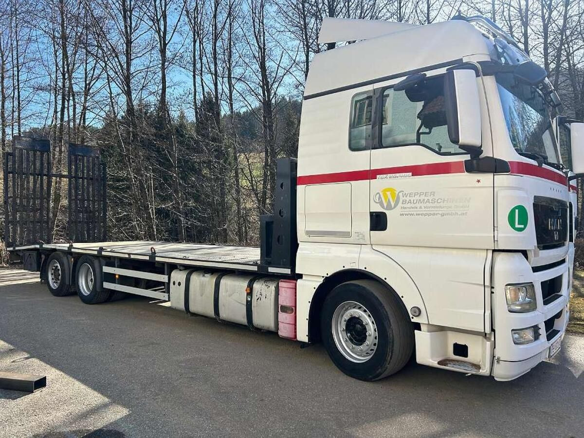 - Autotransporter truck: picture 2 - Autotransporter truck: picture 2