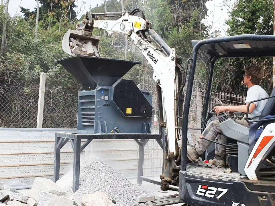 CM Crusher CR 600 Electric jaw crusher - Mobile crusher: picture 2 CM Crusher CR 600 Electric jaw crusher - Mobile crusher: picture 2