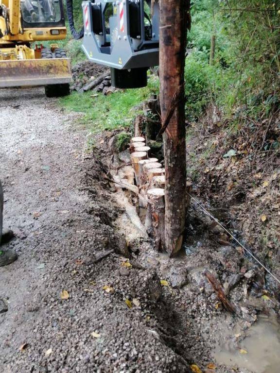 CM Crusher PV 45.80 Pile Driver - Pile driver for Skid steer loader: picture 1 CM Crusher PV 45.80 Pile Driver - Pile driver for Skid steer loader: picture 1