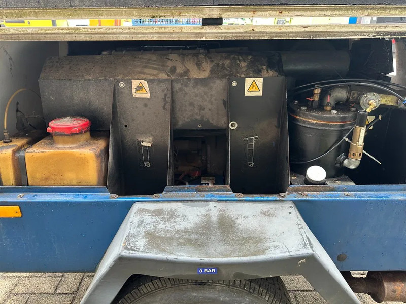 Air compressor Compair H2180 Deutz 2.1 m3 / min 28 kW 7 Bar Mobiele Diesel Compressor met kenteken: picture 12 Air compressor Compair H2180 Deutz 2.1 m3 / min 28 kW 7 Bar Mobiele Diesel Compressor met kenteken: picture 12