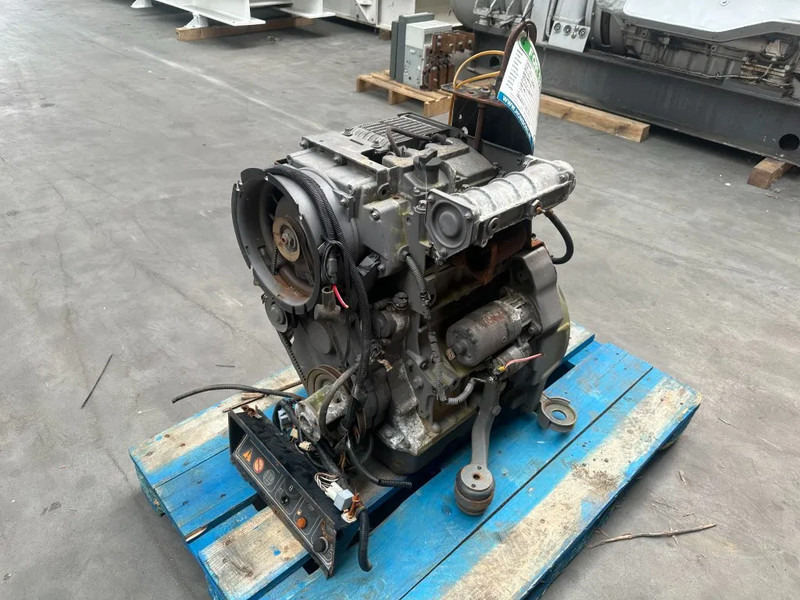 Deutz F2L 1011 Diesel Motor 20.5 kW 28 PK 2 cylinder diesel Engine - Engine for Material handling equipment: picture 5 Deutz F2L 1011 Diesel Motor 20.5 kW 28 PK 2 cylinder diesel Engine - Engine for Material handling equipment: picture 5