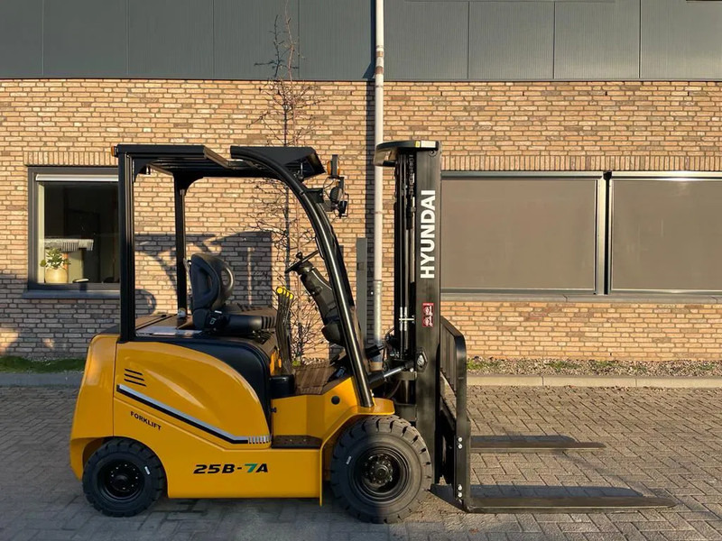 Hyundai 25B-7A 2.5 ton Triplex Freelift Sideshift Elektra Heftruck Nieuw - Electric forklift: picture 3 Hyundai 25B-7A 2.5 ton Triplex Freelift Sideshift Elektra Heftruck Nieuw - Electric forklift: picture 3