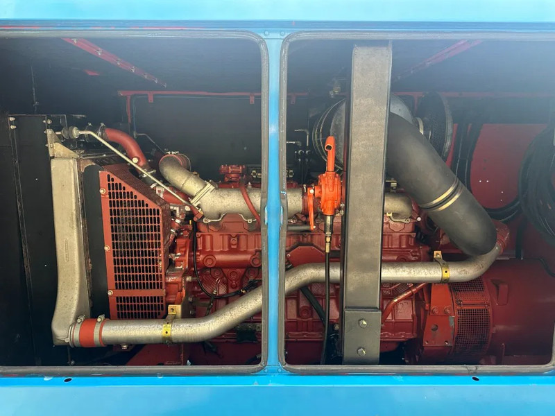 Iveco 8210 Marelli 250 KVA Silent generatorset - Generator set: picture 5 Iveco 8210 Marelli 250 KVA Silent generatorset - Generator set: picture 5