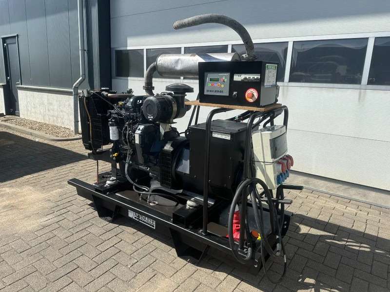 Iveco FPT NEF45 SM1A.A007 Himoinsa Stamford 66 kVA generatorset - Generator set: picture 2 Iveco FPT NEF45 SM1A.A007 Himoinsa Stamford 66 kVA generatorset - Generator set: picture 2