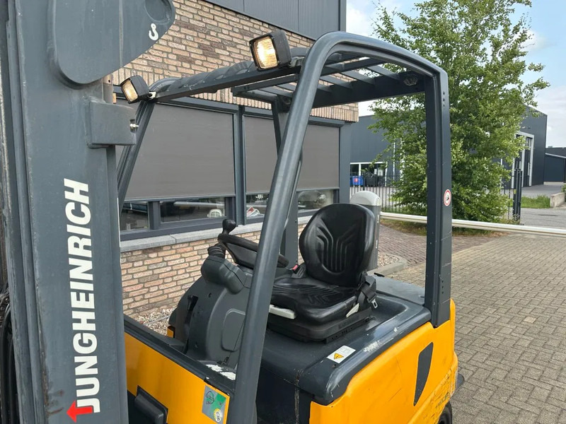 Jungheinrich EFG 425 k-470DZ/SP 2.5 ton Triplex Freelift Sideshift Elektra Heftruck Accu 2016 - Electric forklift: picture 5 Jungheinrich EFG 425 k-470DZ/SP 2.5 ton Triplex Freelift Sideshift Elektra Heftruck Accu 2016 - Electric forklift: picture 5
