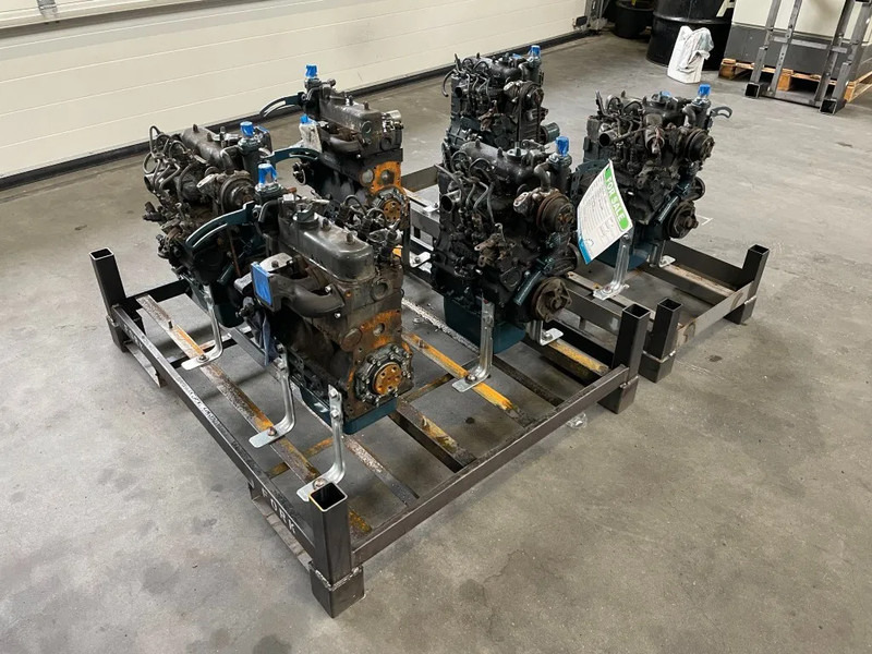 Kubota D722 dieselmotor 3 cilinder 18 PK (4stuks!) - Engine for Material handling equipment: picture 1 Kubota D722 dieselmotor 3 cilinder 18 PK (4stuks!) - Engine for Material handling equipment: picture 1