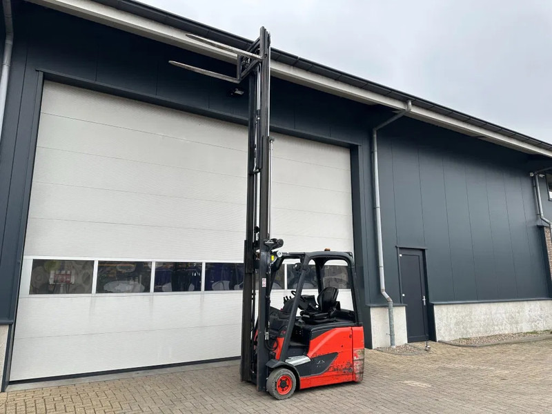Linde E16H-02 1.6 ton Triplex Freelift Sideshift Elektra Heftruck 2016 - Electric forklift: picture 3 Linde E16H-02 1.6 ton Triplex Freelift Sideshift Elektra Heftruck 2016 - Electric forklift: picture 3