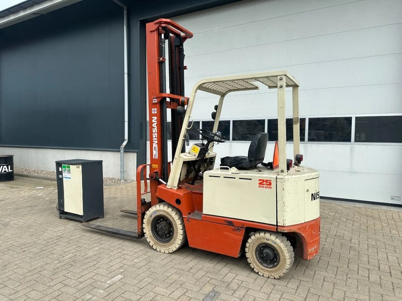 Nissan 2.5 ton Duplex Elektra Heftruck 5 meter hefhoogte - Electric forklift: picture 4 Nissan 2.5 ton Duplex Elektra Heftruck 5 meter hefhoogte - Electric forklift: picture 4