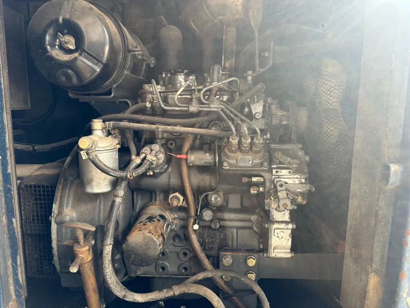 Perkins 130.13 Mecc Alte Spa 10 kVA Silent generatorset - Generator set: picture 3 Perkins 130.13 Mecc Alte Spa 10 kVA Silent generatorset - Generator set: picture 3