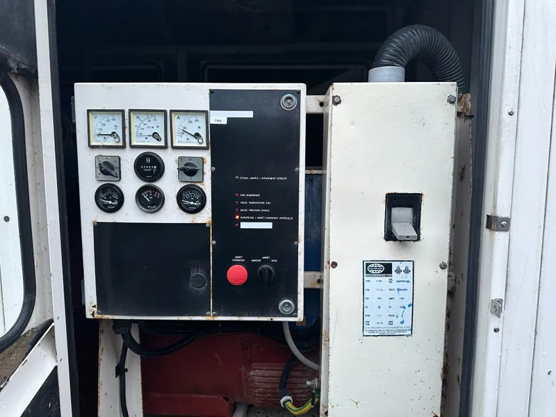 Perkins 2006 TG2A FG Wilson Stamford 250 kVA Silent generatorset - Generator set: picture 3 Perkins 2006 TG2A FG Wilson Stamford 250 kVA Silent generatorset - Generator set: picture 3