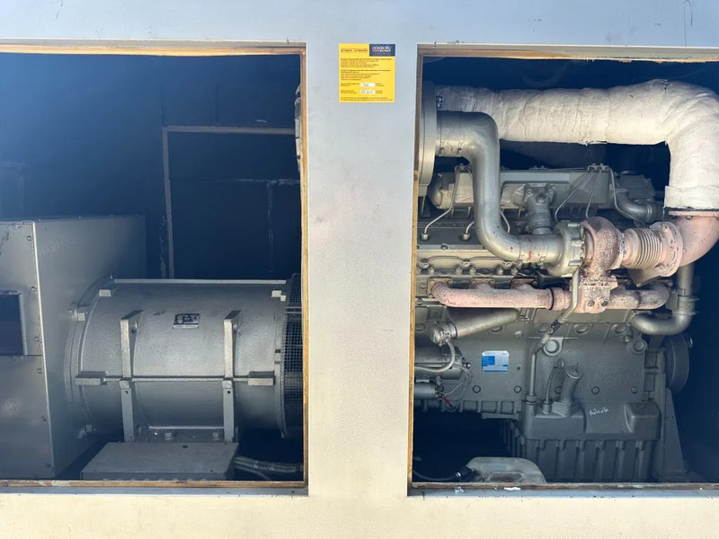 Perkins 3012 TWG2 Leroy Somer 630 kVA noodstroom generatorset 676 hours ! - Generator set: picture 3 Perkins 3012 TWG2 Leroy Somer 630 kVA noodstroom generatorset 676 hours ! - Generator set: picture 3