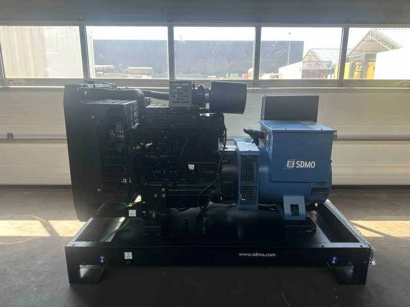 SDMO JS100K John Deere Leroy Somer 100 kVA generatorset - Generator set: picture 3 SDMO JS100K John Deere Leroy Somer 100 kVA generatorset - Generator set: picture 3