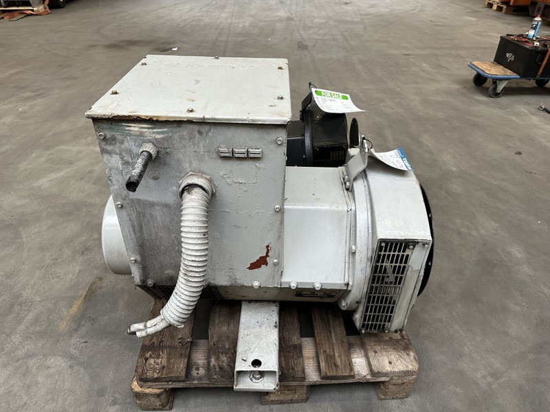 Stamford UCM224G13 Geneartordeel 62 kVA Alternator - Generator set: picture 5 Stamford UCM224G13 Geneartordeel 62 kVA Alternator - Generator set: picture 5