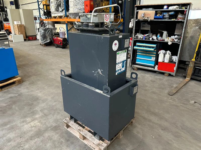 Dieseltank Van Der Ziel 300 liter Kiwa Dieseltank Milieutank 2015 - Shipping container: picture 2 Dieseltank Van Der Ziel 300 liter Kiwa Dieseltank Milieutank 2015 - Shipping container: picture 2