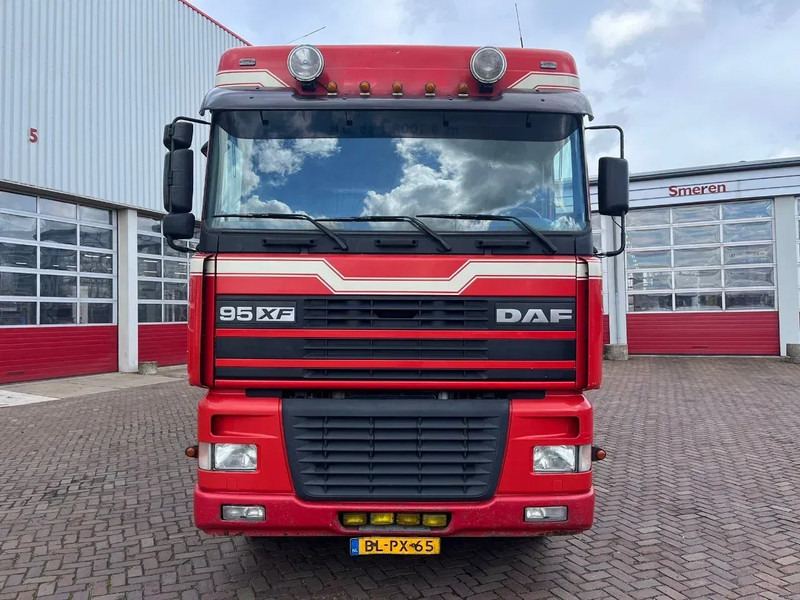 DAF XF FAR 95XF.380 EURO 2 - Livestock truck: picture 2 DAF XF FAR 95XF.380 EURO 2 - Livestock truck: picture 2