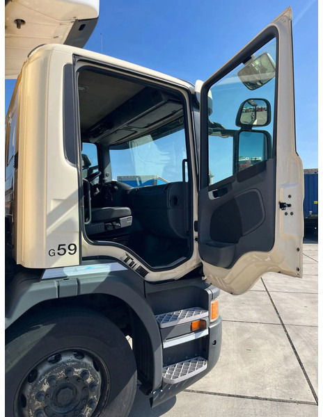 Lease a Scania P250 Scania P250: picture 16