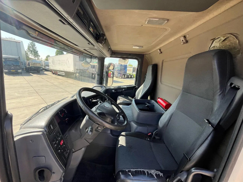 Lease a Scania P250 Scania P250: picture 17