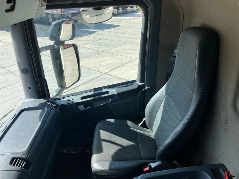 Lease a Scania P250 Scania P250: picture 20