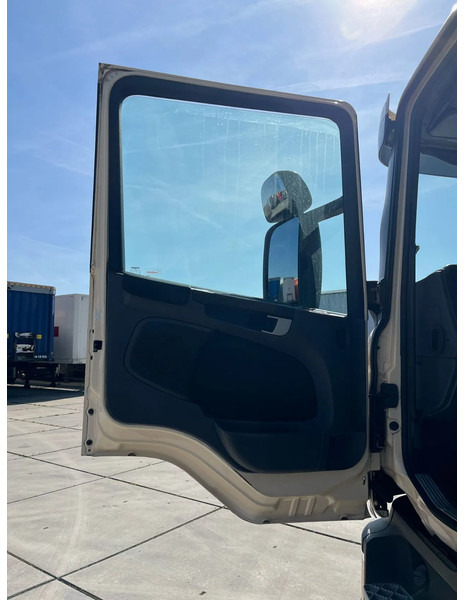 Lease a Scania P250 Scania P250: picture 14