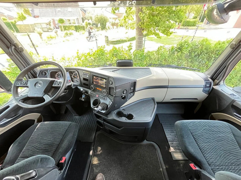 Tractor unit Mercedes-Benz Actros 1940: picture 19
