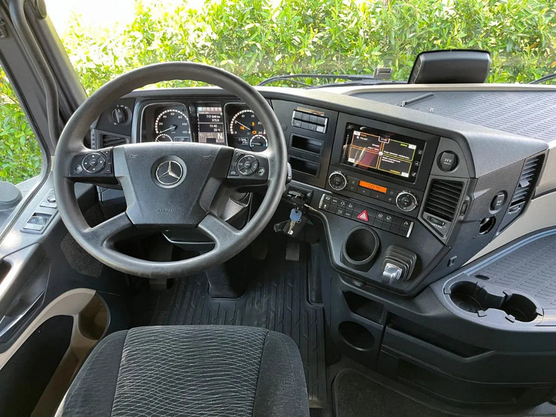 Tractor unit Mercedes-Benz Actros 1940: picture 20