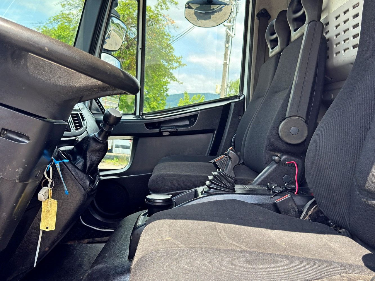 Cab chassis truck Iveco EUROCARGO 110-250* PLATFORM 4,60 m* 4x4: picture 7