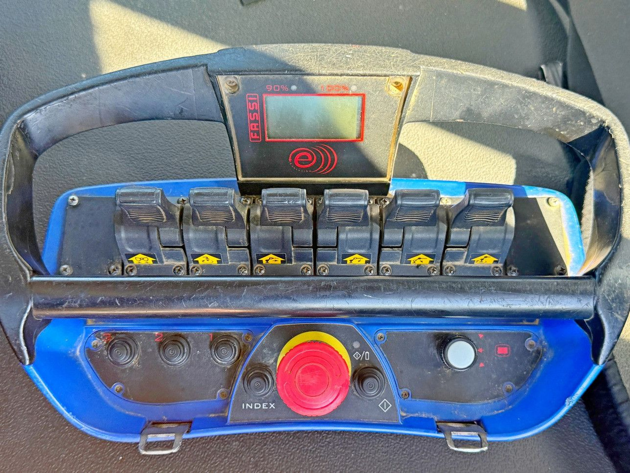 Tipper, Crane truck Iveco TRAKKER 450 * FASSI F215A.0.22 + FUNK / 8x4 *TOP: picture 12