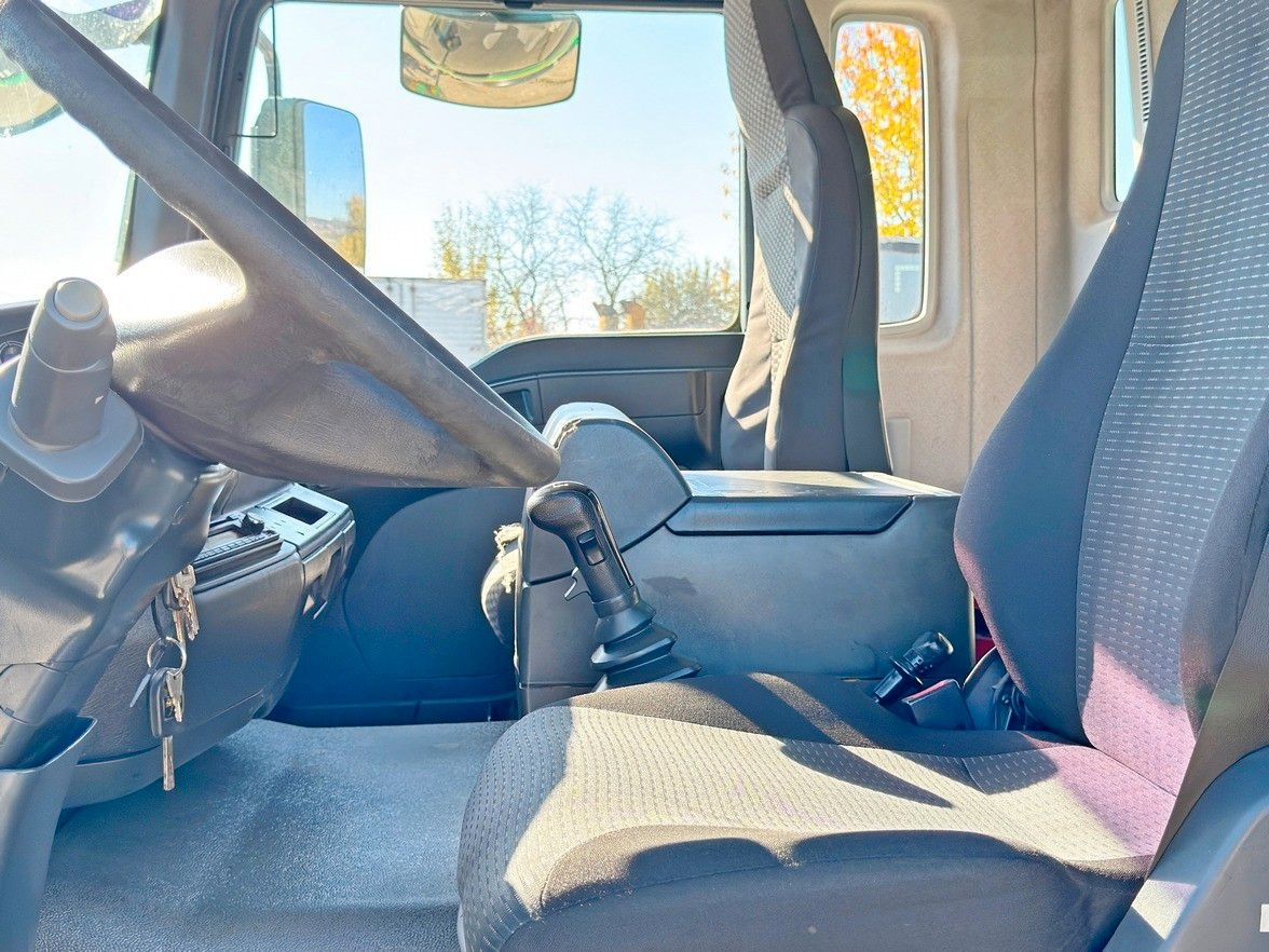 Lease a  MAN TGA 35.360 * KIPPER 6,10 m + BORDMATIC / 8x4*TOP MAN TGA 35.360 * KIPPER 6,10 m + BORDMATIC / 8x4*TOP: picture 8 Lease a  MAN TGA 35.360 * KIPPER 6,10 m + BORDMATIC / 8x4*TOP MAN TGA 35.360 * KIPPER 6,10 m + BORDMATIC / 8x4*TOP: picture 8