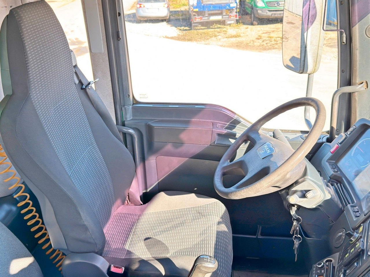 Lease a  MAN TGA 35.360 * KIPPER 6,10 m + BORDMATIC / 8x4*TOP MAN TGA 35.360 * KIPPER 6,10 m + BORDMATIC / 8x4*TOP: picture 12 Lease a  MAN TGA 35.360 * KIPPER 6,10 m + BORDMATIC / 8x4*TOP MAN TGA 35.360 * KIPPER 6,10 m + BORDMATIC / 8x4*TOP: picture 12