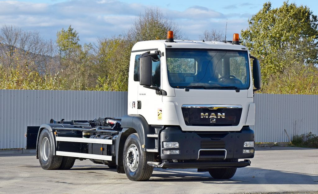 MAN TGS 18.320 Abrollkipper * Top Zustand! MAN TGS 18.320 Abrollkipper * Top Zustand! - Hook lift truck: picture 2 MAN TGS 18.320 Abrollkipper * Top Zustand! MAN TGS 18.320 Abrollkipper * Top Zustand! - Hook lift truck: picture 2