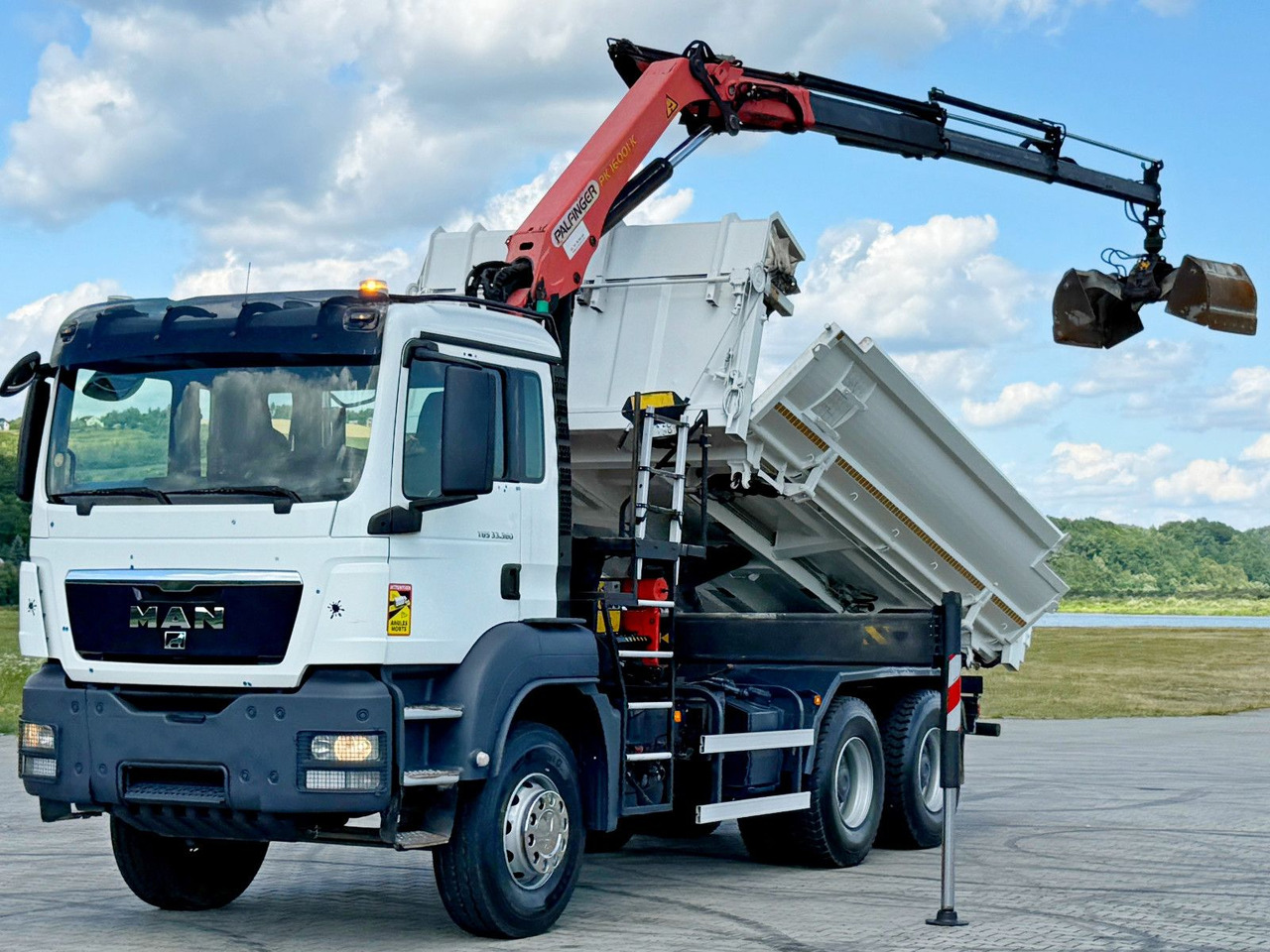 MAN TGS 33.360 * PK 16001 - KB + FUNK * 6x4 - Crane truck: picture 3 MAN TGS 33.360 * PK 16001 - KB + FUNK * 6x4 - Crane truck: picture 3