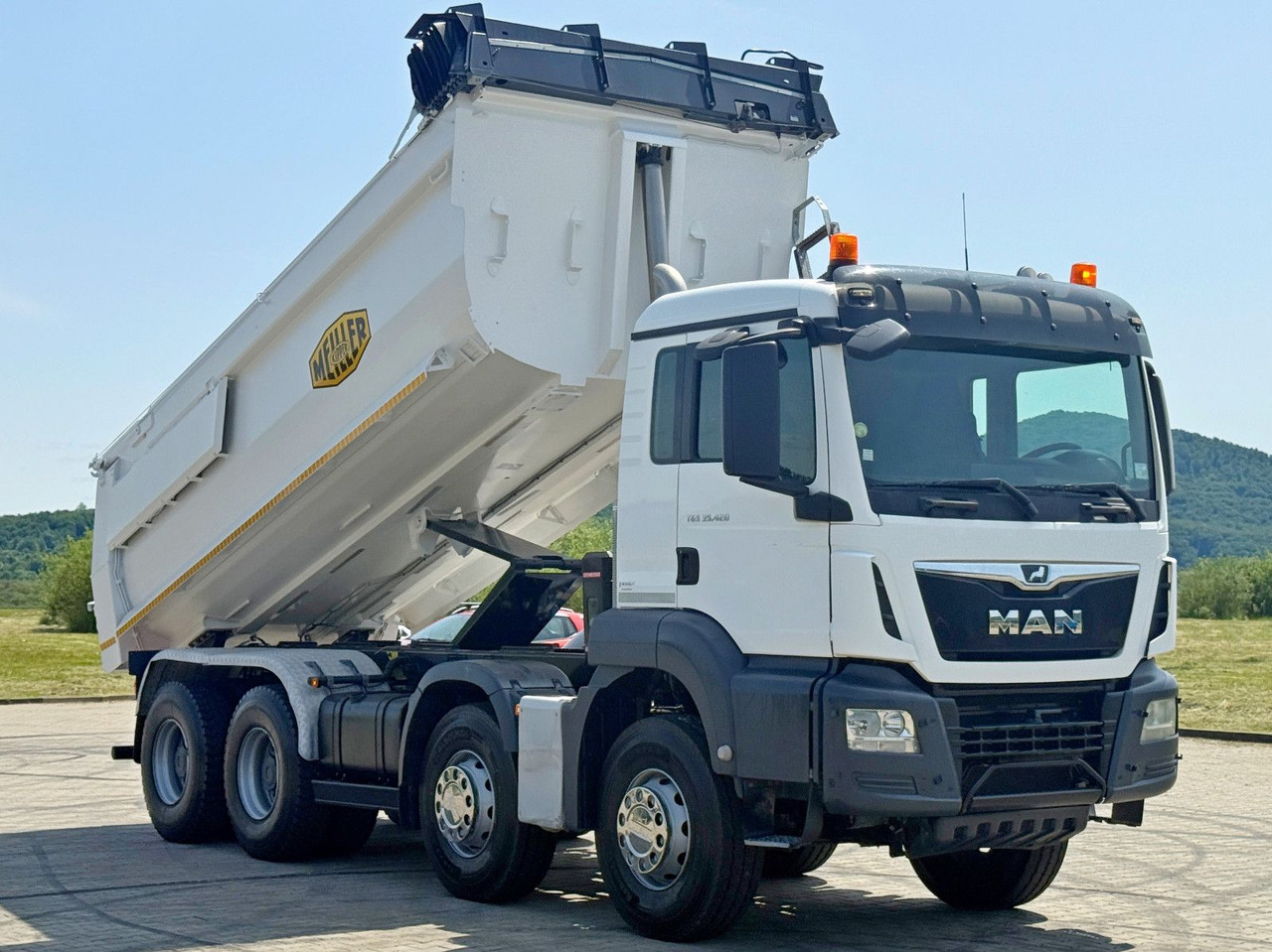 MAN TGS 35.420 KIPPER * 8x4 * TOPZUSTAND - Tipper: picture 4 MAN TGS 35.420 KIPPER * 8x4 * TOPZUSTAND - Tipper: picture 4