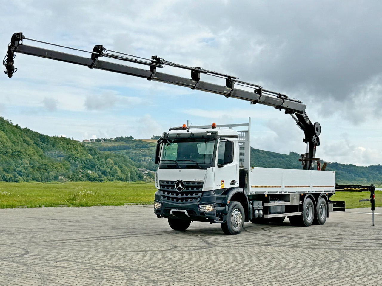 Mercedes-Benz ACTROS 2636 * HIAB 211 E-6 HIDUO/FUNK *6x4 - Crane truck: picture 2 Mercedes-Benz ACTROS 2636 * HIAB 211 E-6 HIDUO/FUNK *6x4 - Crane truck: picture 2