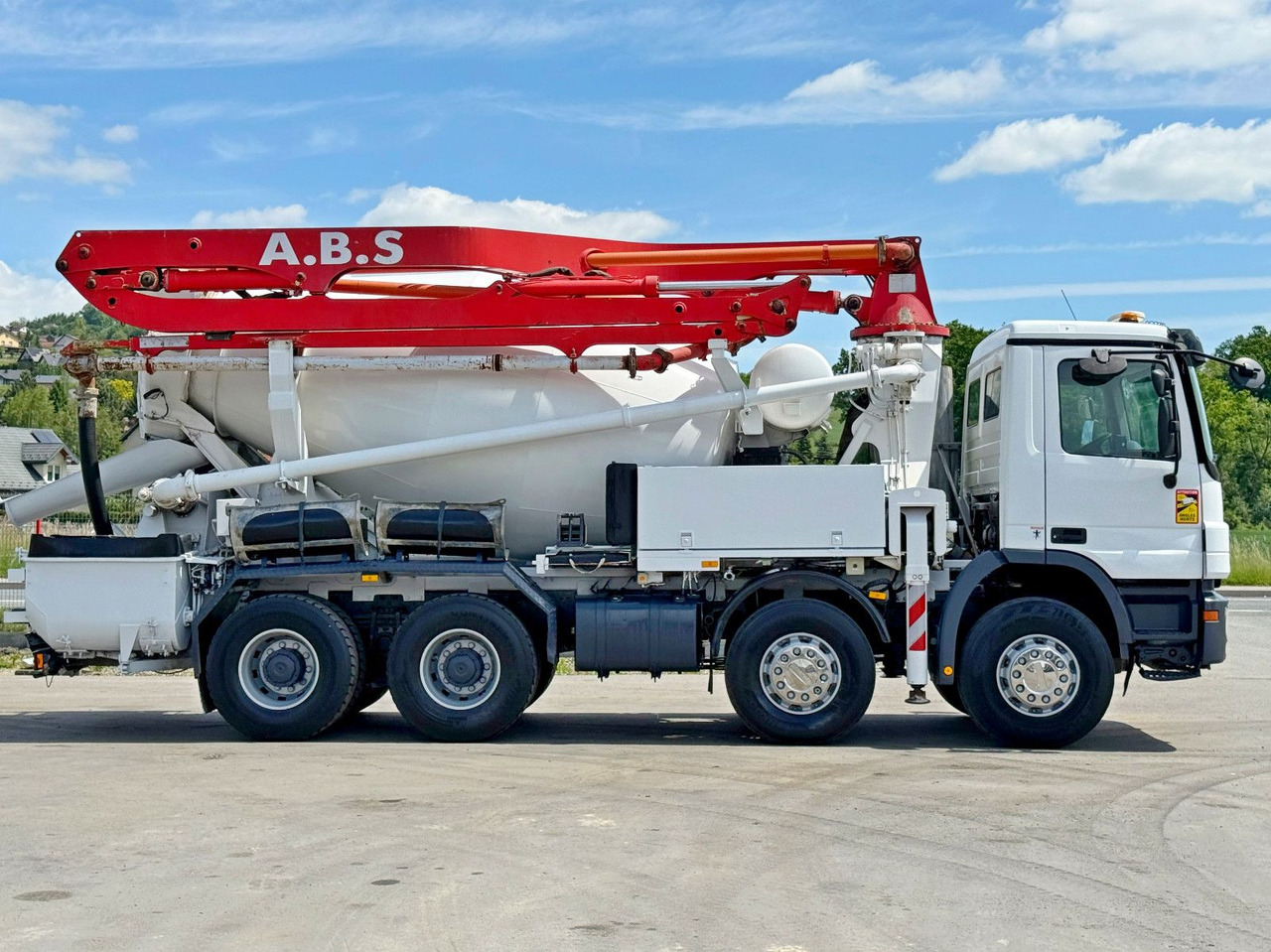 Mercedes-Benz ACTROS 3241* Betonpumpe 21m *8x4 * Top Zustand Mercedes-Benz ACTROS 3241* Betonpumpe 21m *8x4 * Top Zustand - Concrete pump truck: picture 3 Mercedes-Benz ACTROS 3241* Betonpumpe 21m *8x4 * Top Zustand Mercedes-Benz ACTROS 3241* Betonpumpe 21m *8x4 * Top Zustand - Concrete pump truck: picture 3